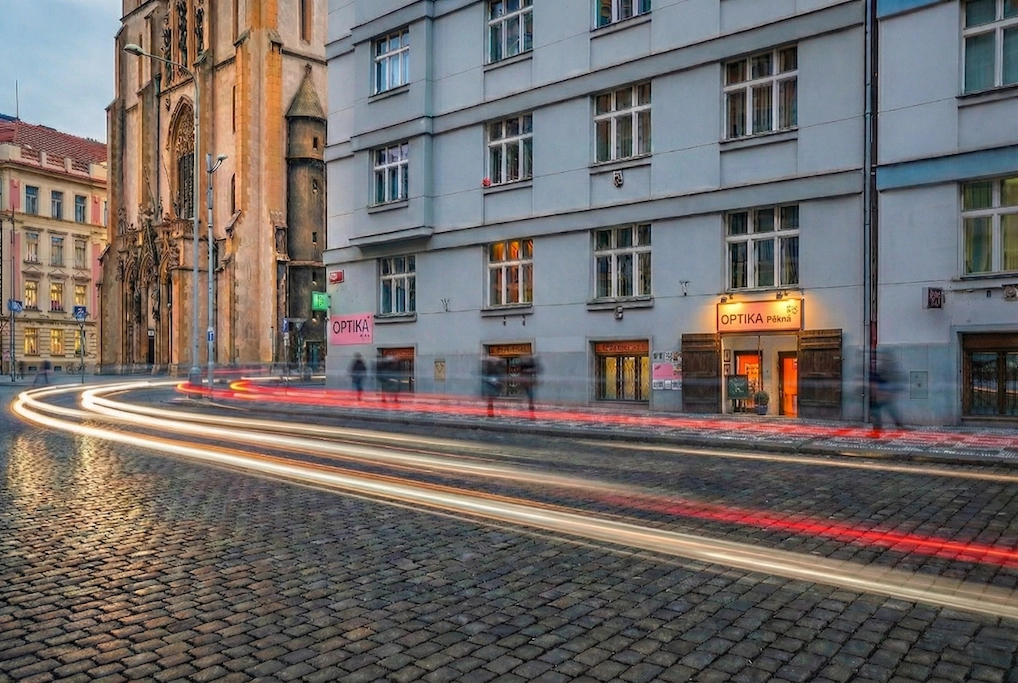 Optika zvenku